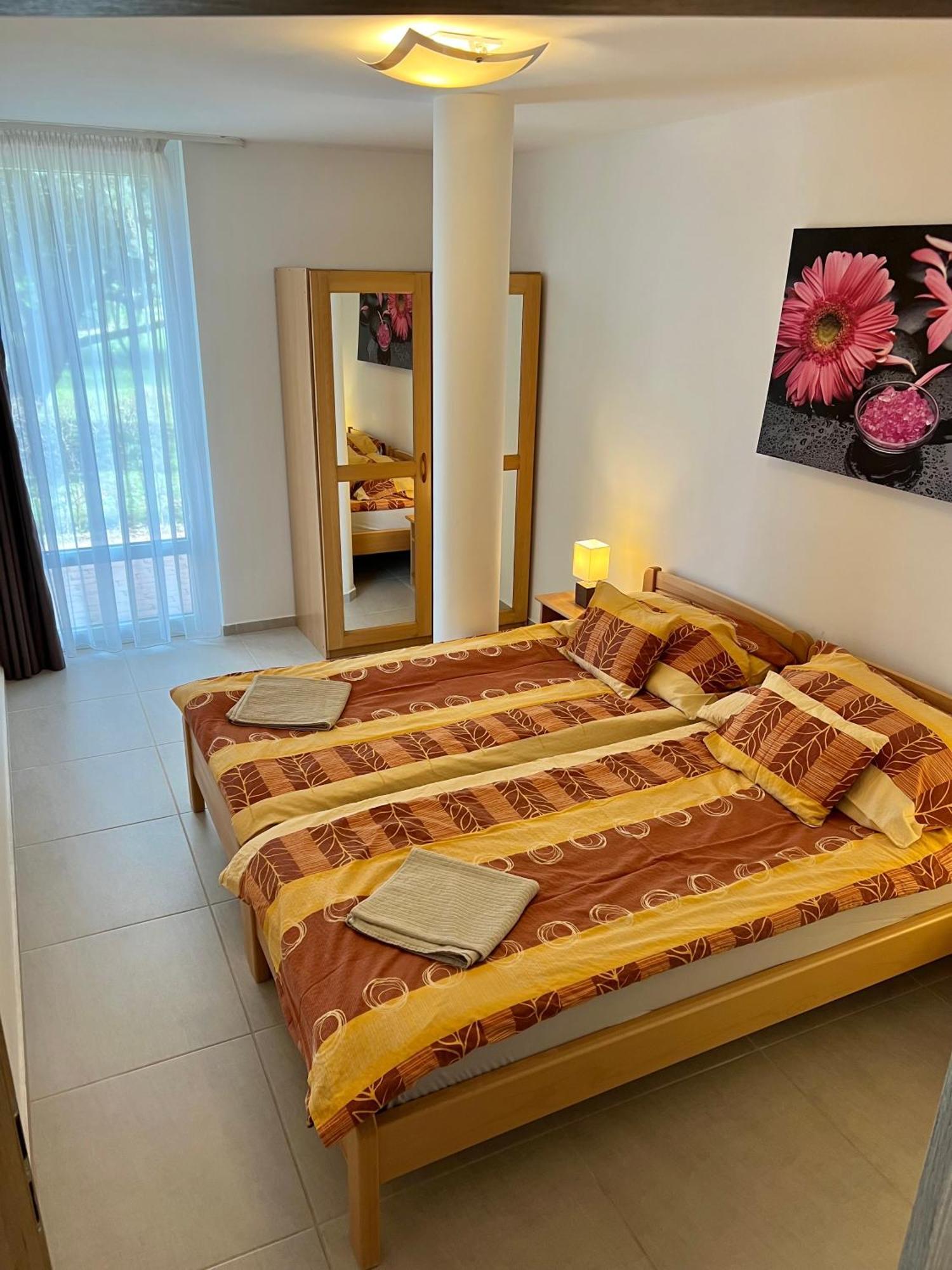 Waterfront Apartmanok Zamardi Exterior photo
