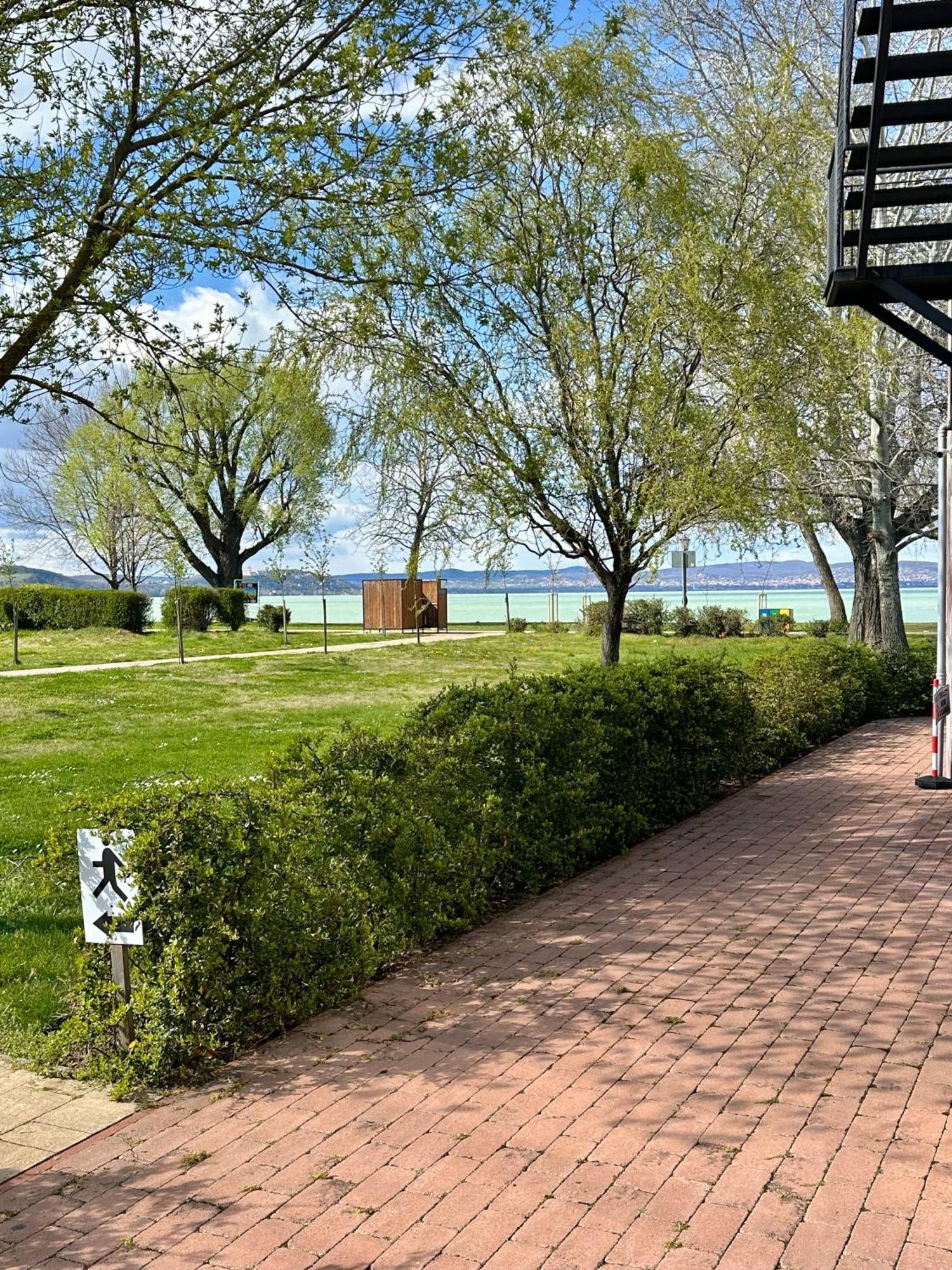 Waterfront Apartmanok Zamardi Exterior photo
